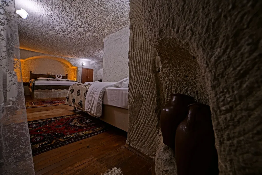 Double Cave Room 3 People