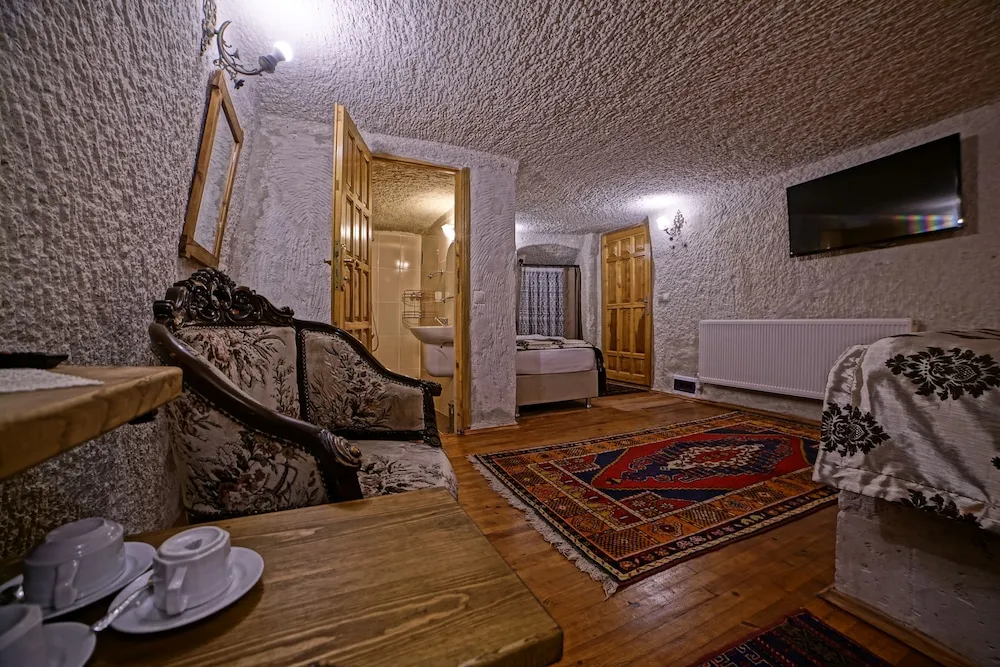 Double Cave Room 3 People