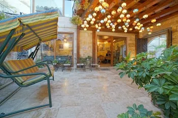 Melek Cave Hotel