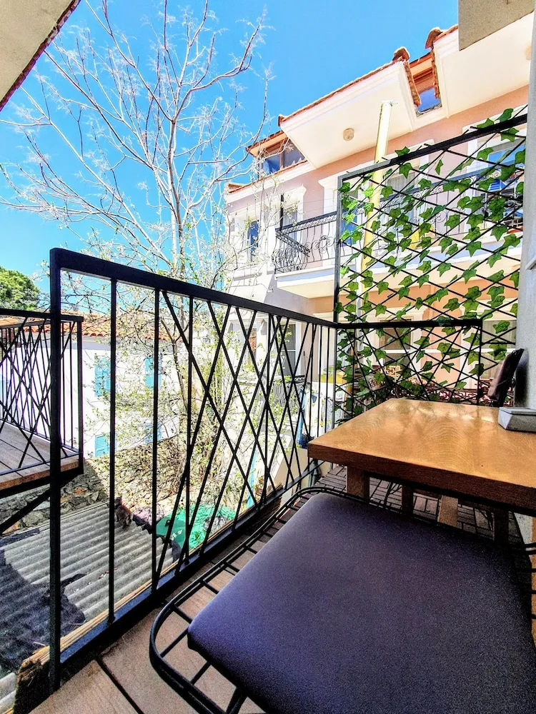 Standard Oda, Balkon