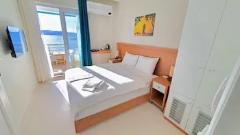 Midilli Konak Foça