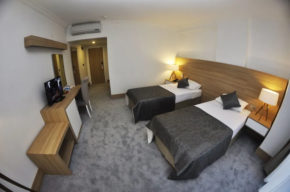 Standard Tek Büyük Yataklı Oda