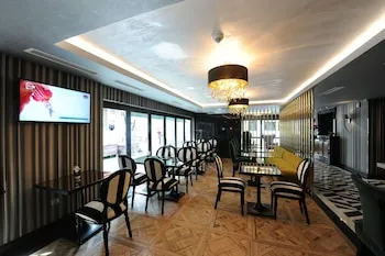 Le Petit Palace Hotel