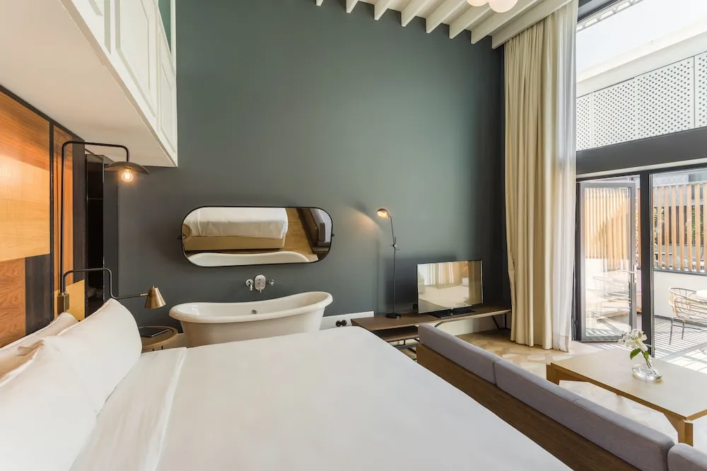 Junior Süit, Veranda