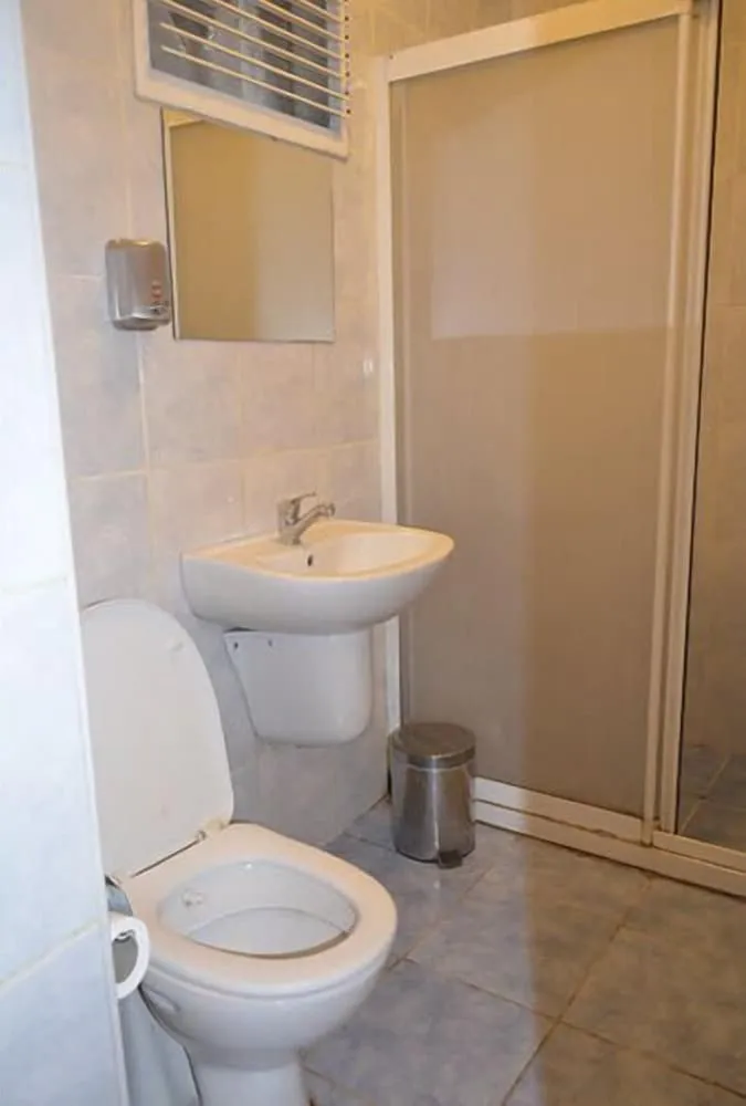 Economy Tek Kişilik Oda, Ortak Banyo