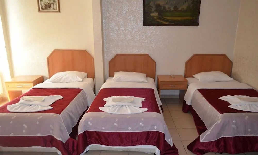 Economy İki Ayrı Yataklı Oda, Ortak Banyo