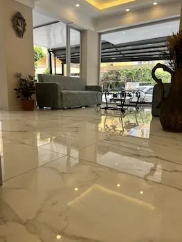 Miss Cleopatra Hotel