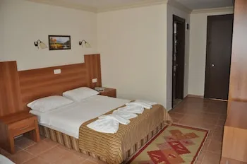 Moms Hotel