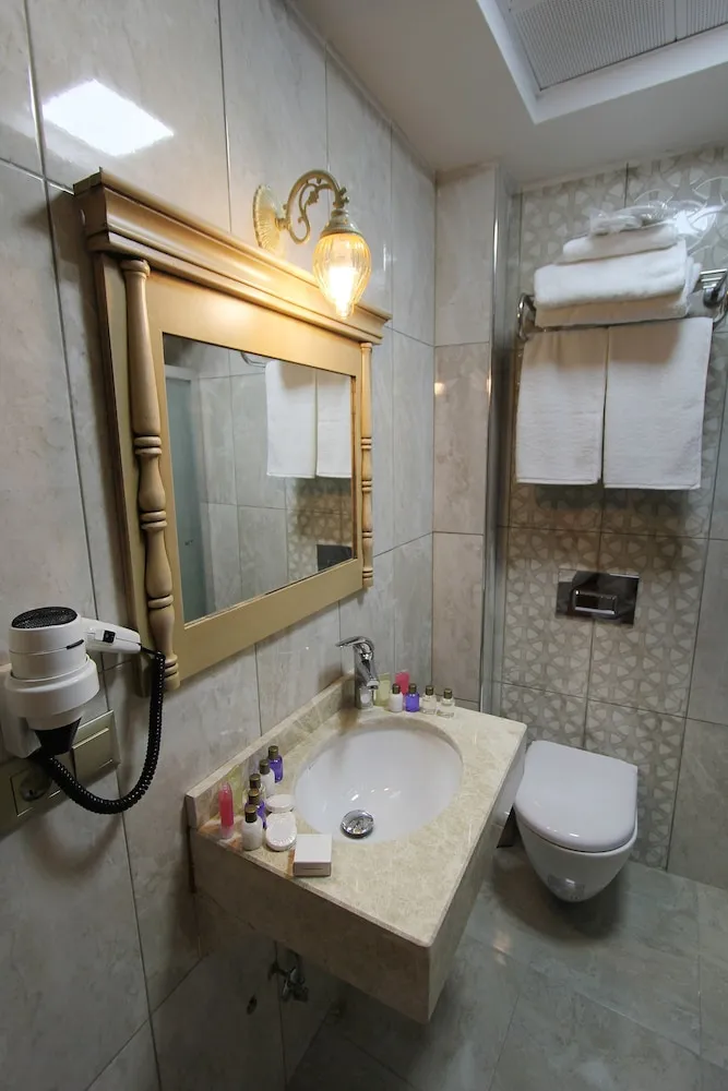 Standard Tek Büyük veya İki Ayrı Yataklı Oda