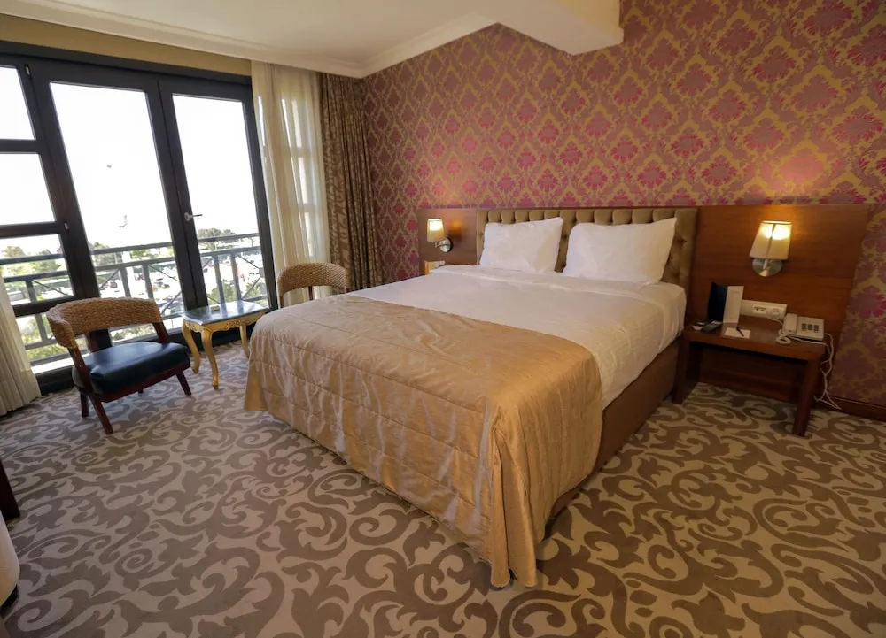 Deluxe Tek Büyük Yataklı Oda, Bahçe Manzaralı