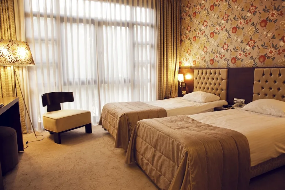 Deluxe Tek Büyük Yataklı Oda, Bahçe Manzaralı