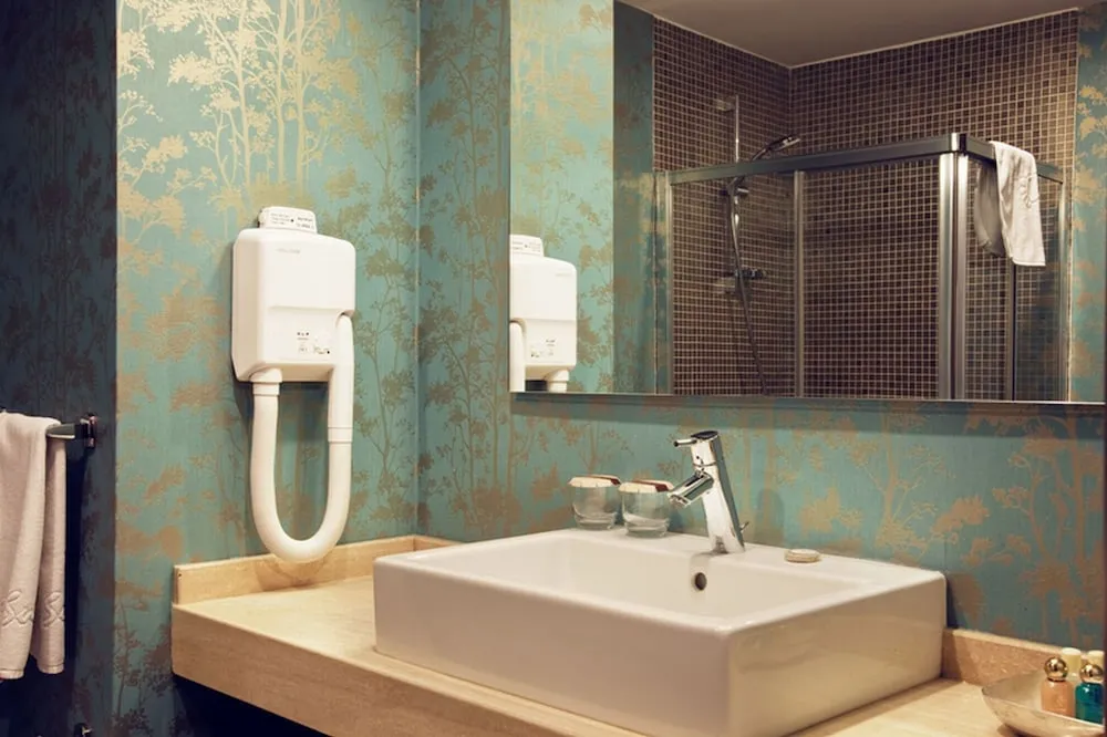 Deluxe Tek Büyük Yataklı Oda, Bahçe Manzaralı