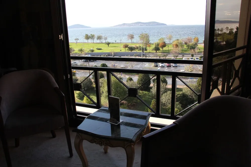 Deluxe Tek Büyük Yataklı Oda, Deniz Manzaralı