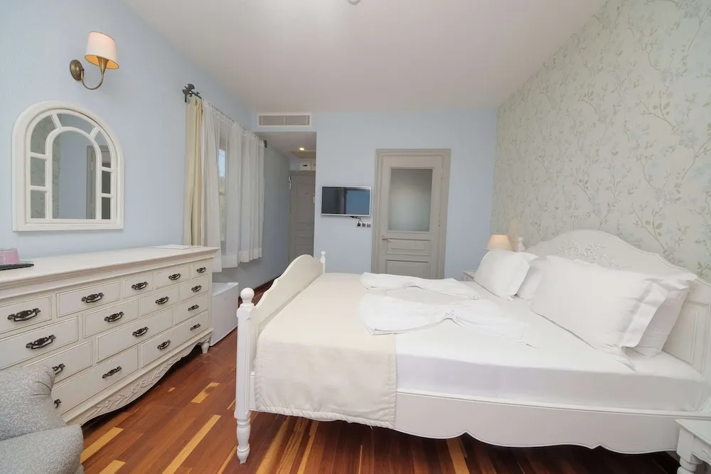 Tek Büyük Yataklı Oda, Balkon, Deniz Manzaralı