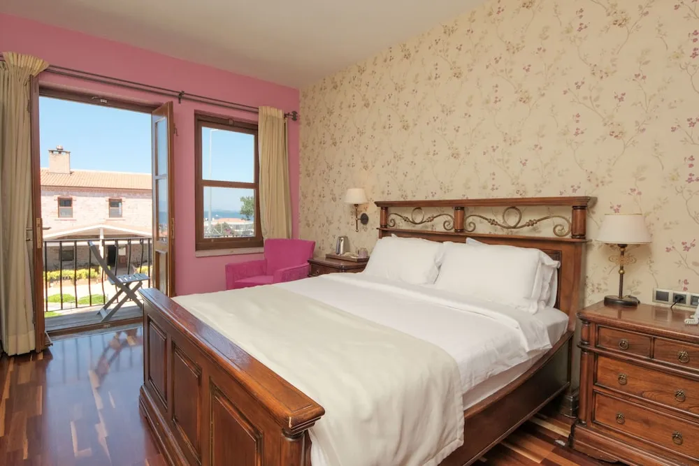 Tek Büyük Yataklı Oda, Balkon, Deniz Manzaralı