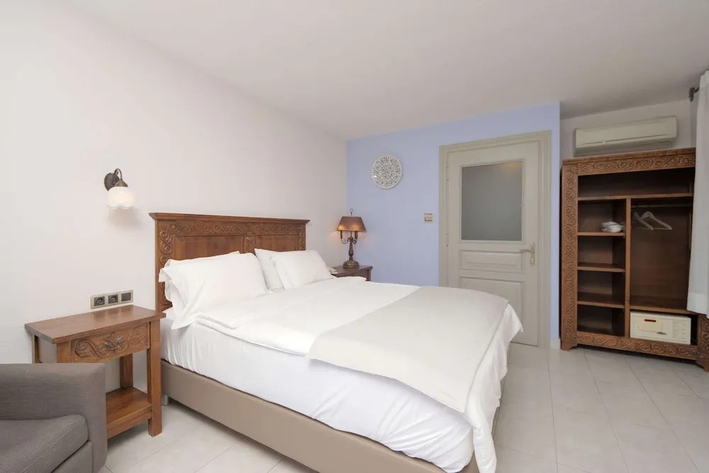 Tek Büyük Yataklı Oda, Balkon, Deniz Manzaralı