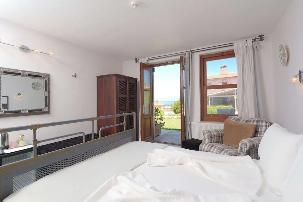 Tek Büyük Yataklı Oda, Balkon, Deniz Manzaralı