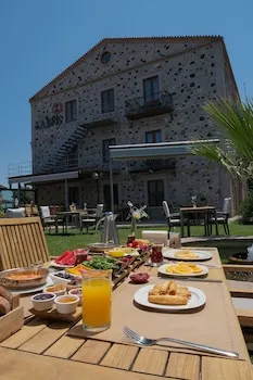 Cunda Labris Hotel