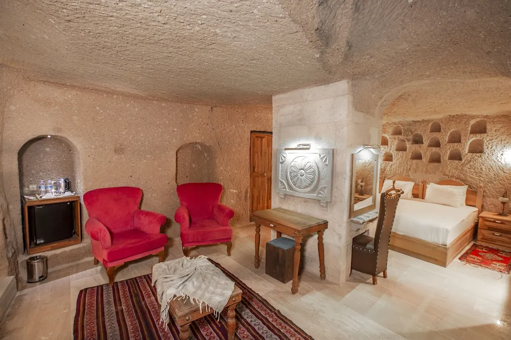 Superior Cave Suite