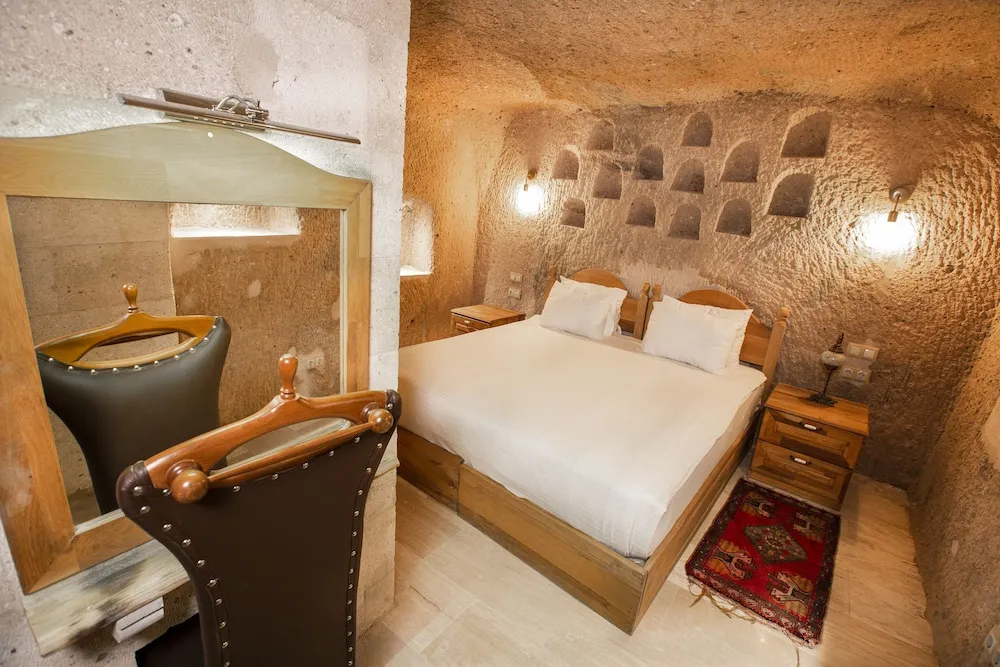 Superior Cave Suite