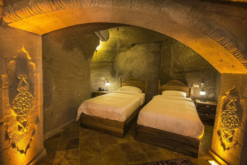 Standard Twin Cave Room
