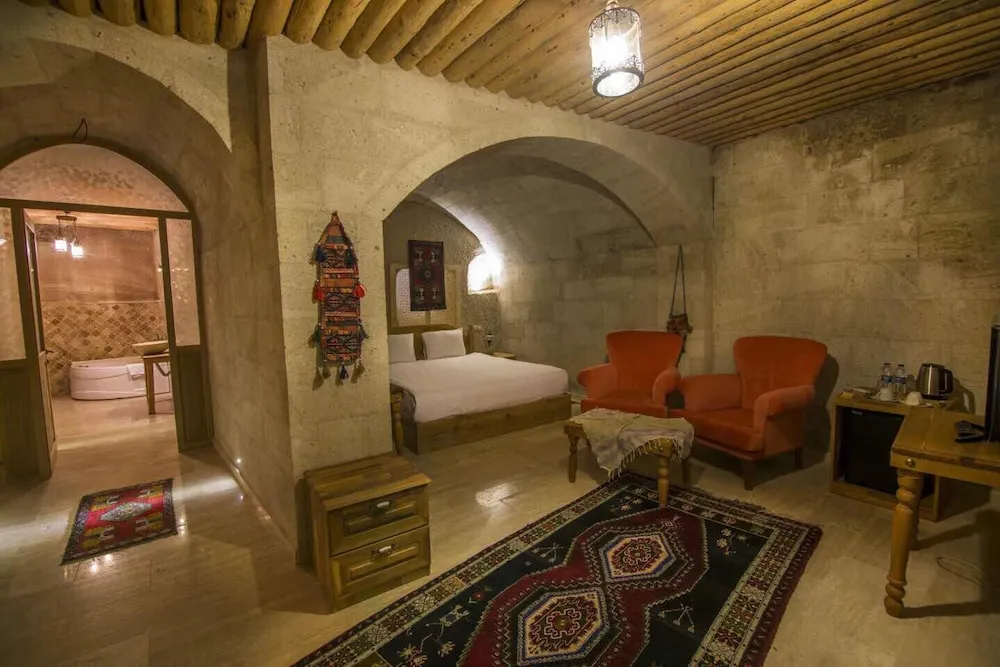 Deluxe Stone Suite