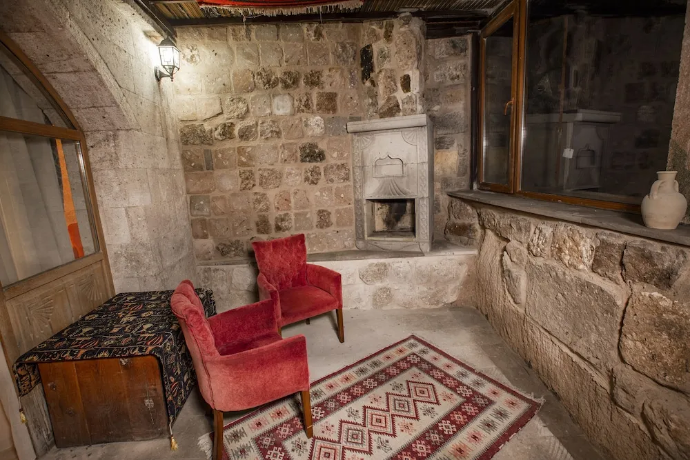 Deluxe Stone Suite