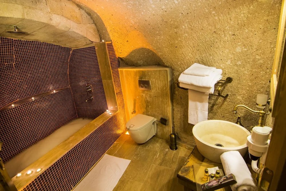 Junior Cave Suite
