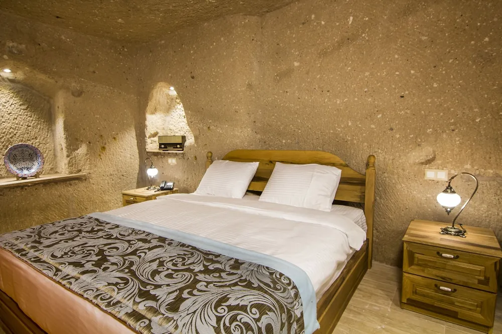 Junior Cave Suite