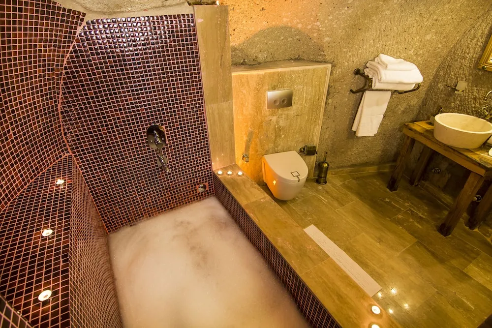 Junior Cave Suite