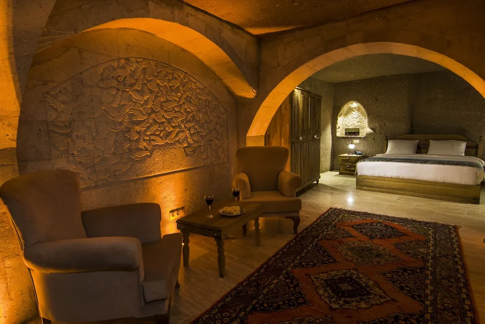 Junior Cave Suite