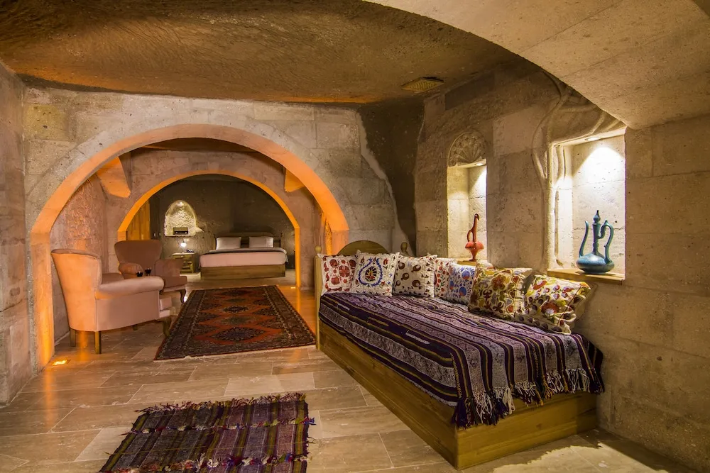 Junior Cave Suite