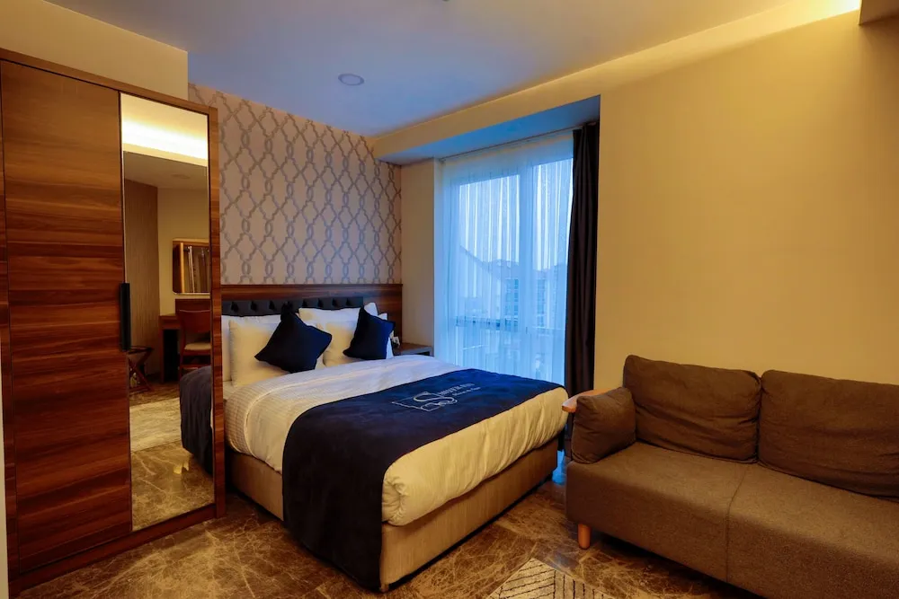 Deluxe Tek Büyük Yataklı Oda