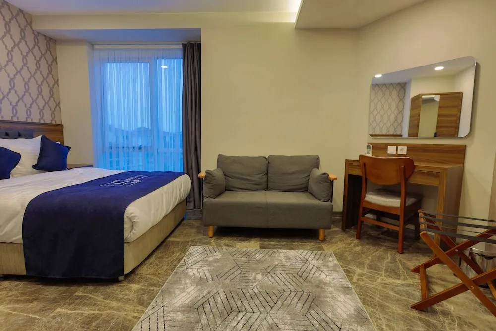 Deluxe Tek Büyük Yataklı Oda