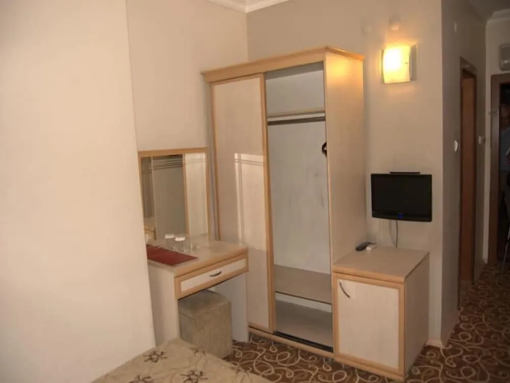 Standard Büyük Yataklı Tek Kişilik Oda
