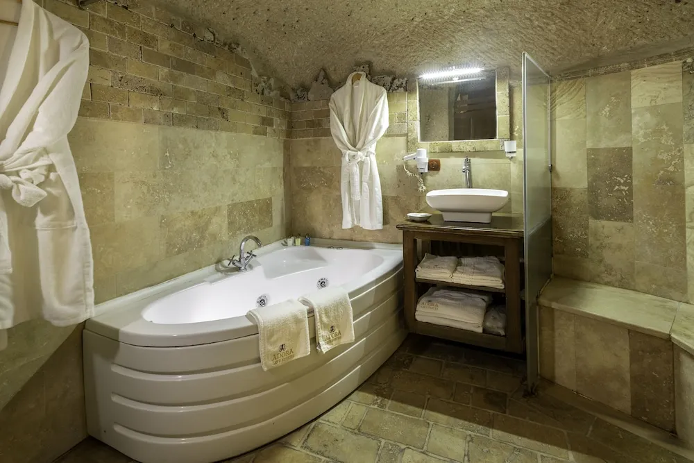 Honeymoon Suite
