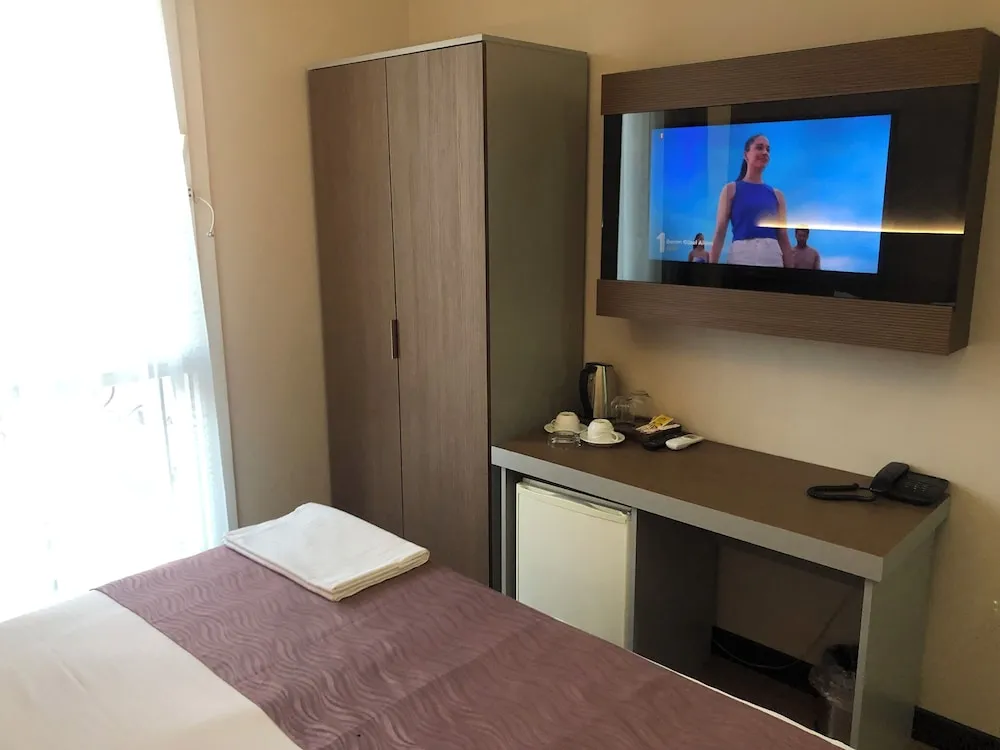 Deluxe Tek Büyük Yataklı Oda