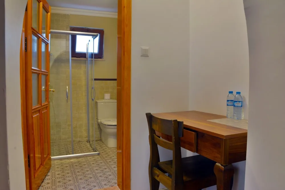 Standard Tek Büyük Yataklı Oda, Balkon, Göl Manzaralı