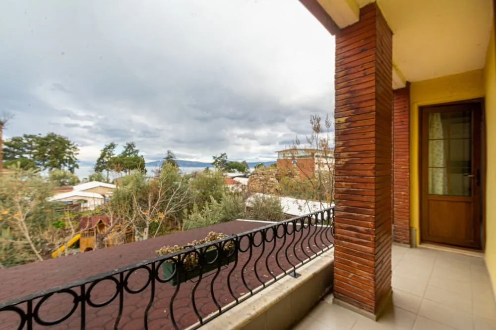 Standard Tek Büyük Yataklı Oda, Balkon, Göl Manzaralı