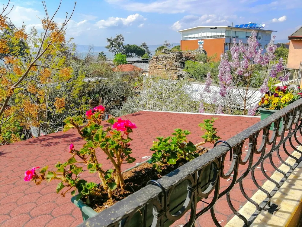 Standard Tek Büyük Yataklı Oda, Balkon, Göl Manzaralı