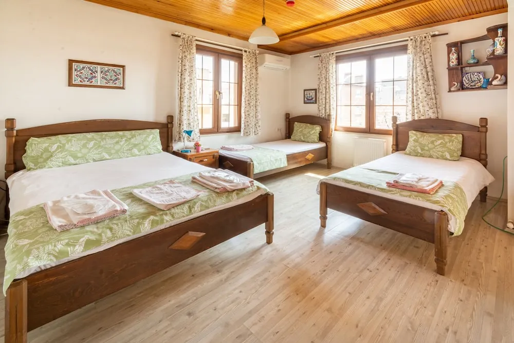 Family Dört Kişilik Oda, Bahçe Manzaralı