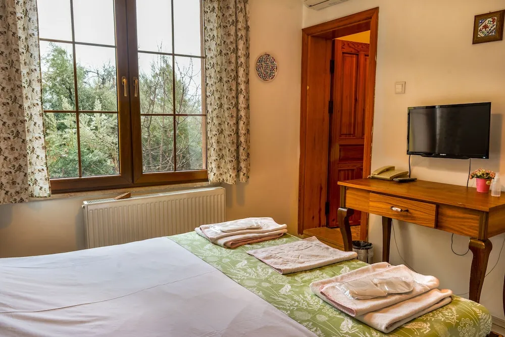 Standard Tek Büyük Yataklı Oda