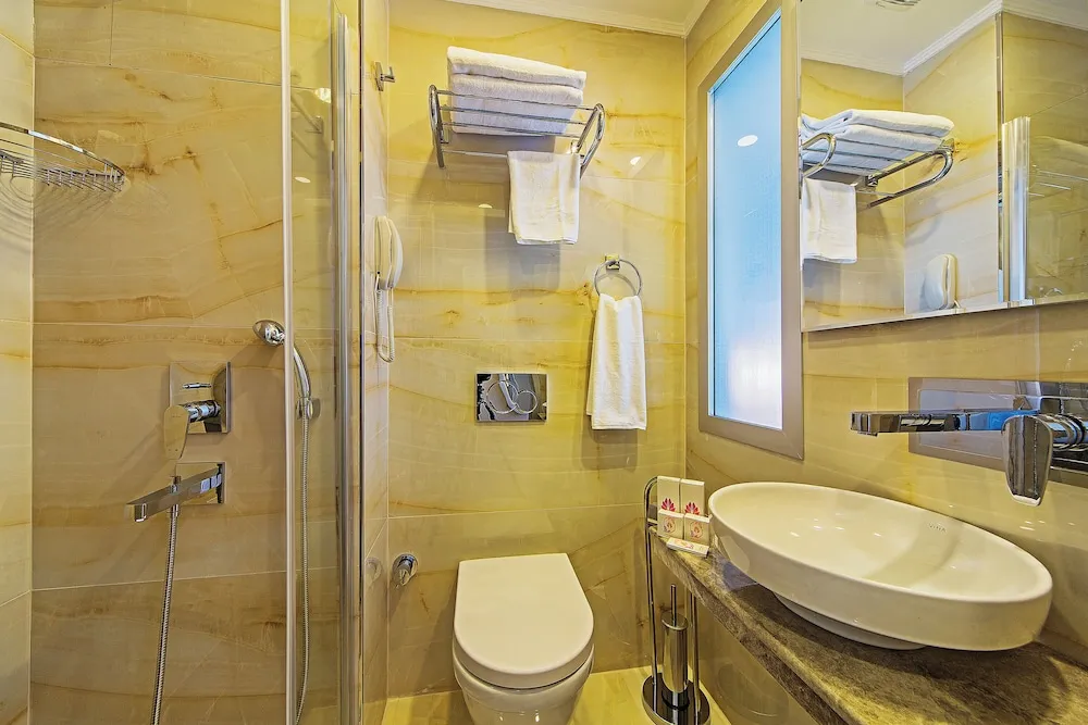 Standard Tek Büyük veya İki Ayrı Yataklı Oda, 1 Yatak Odası, Balkon, Şehir Manzaralı