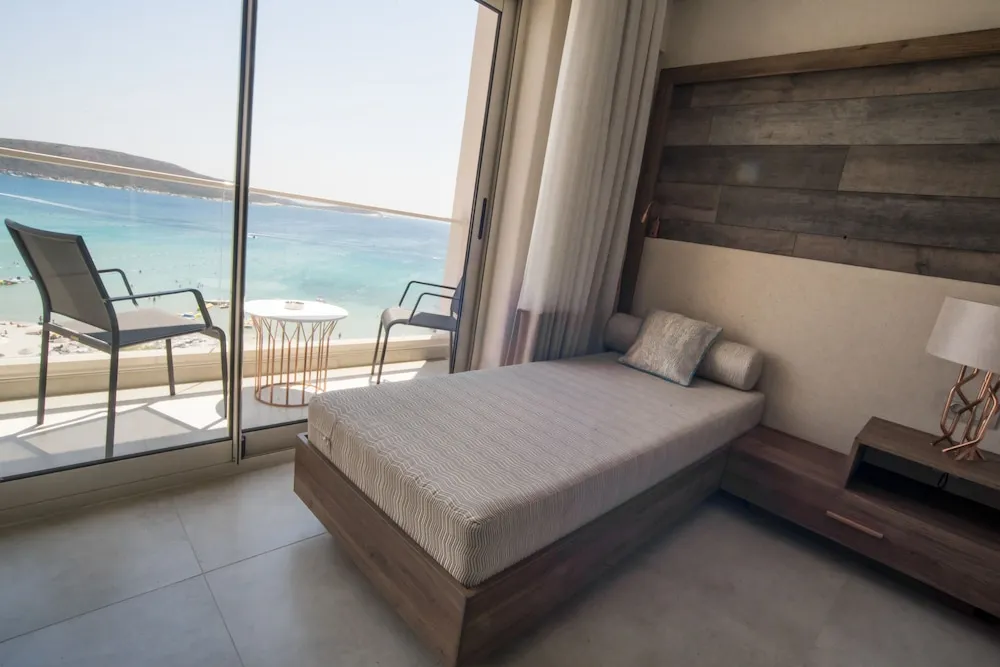Deluxe Tek Büyük Yataklı Oda, Deniz Manzaralı