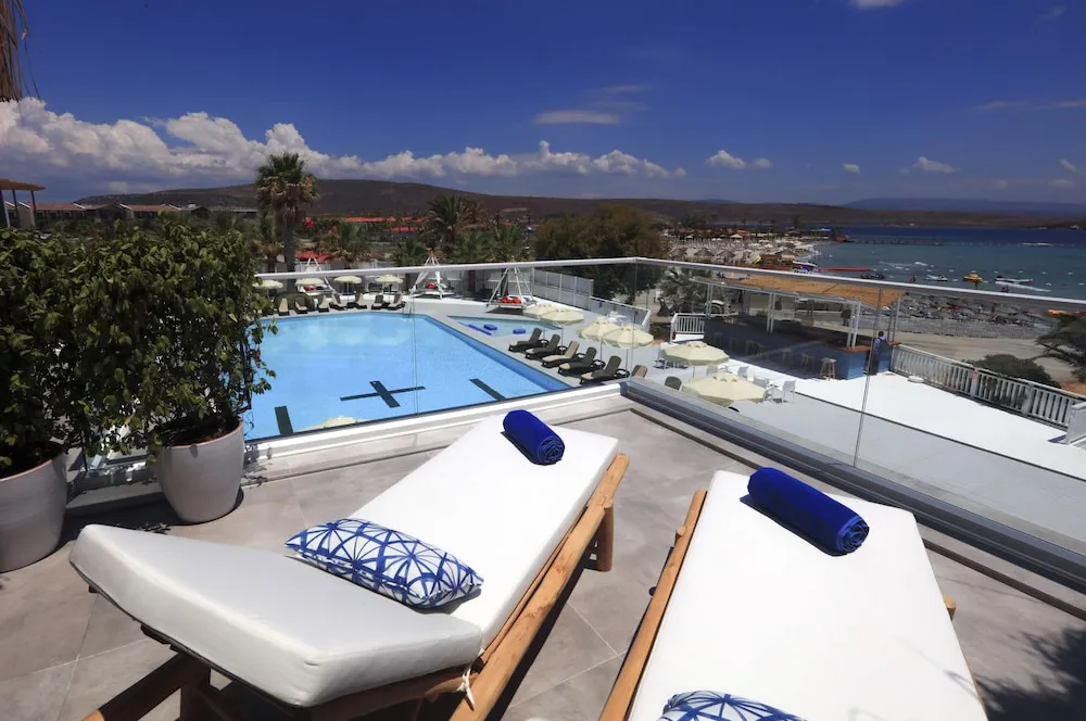 Premium Tek Büyük Yataklı Oda, Teras, Deniz Manzaralı