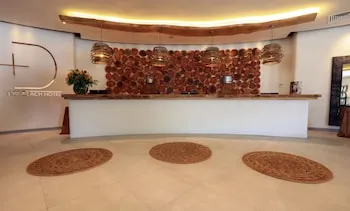 Design Plus Seya Beach Hotel