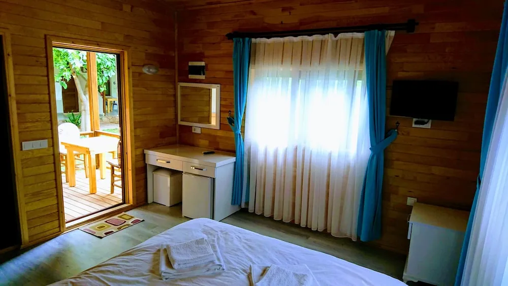Deluxe Bungalov, 1 Yatak Odası, Bahçe Manzaralı, Bahçeli