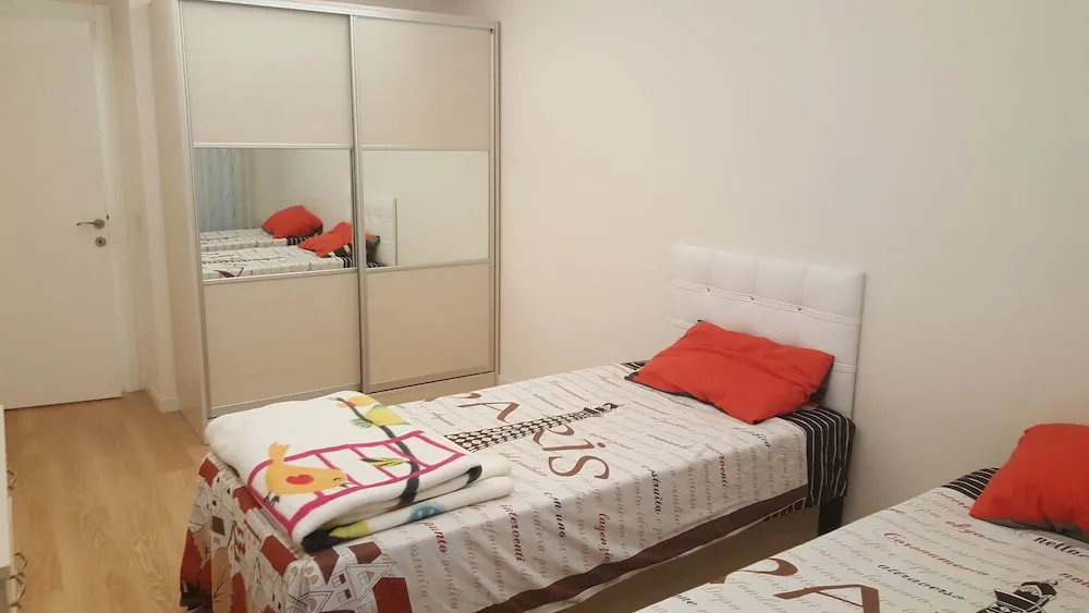 Apart Daire, 4 Yatak Odası (2 dbl ,4 sng and 2 sofa bed )