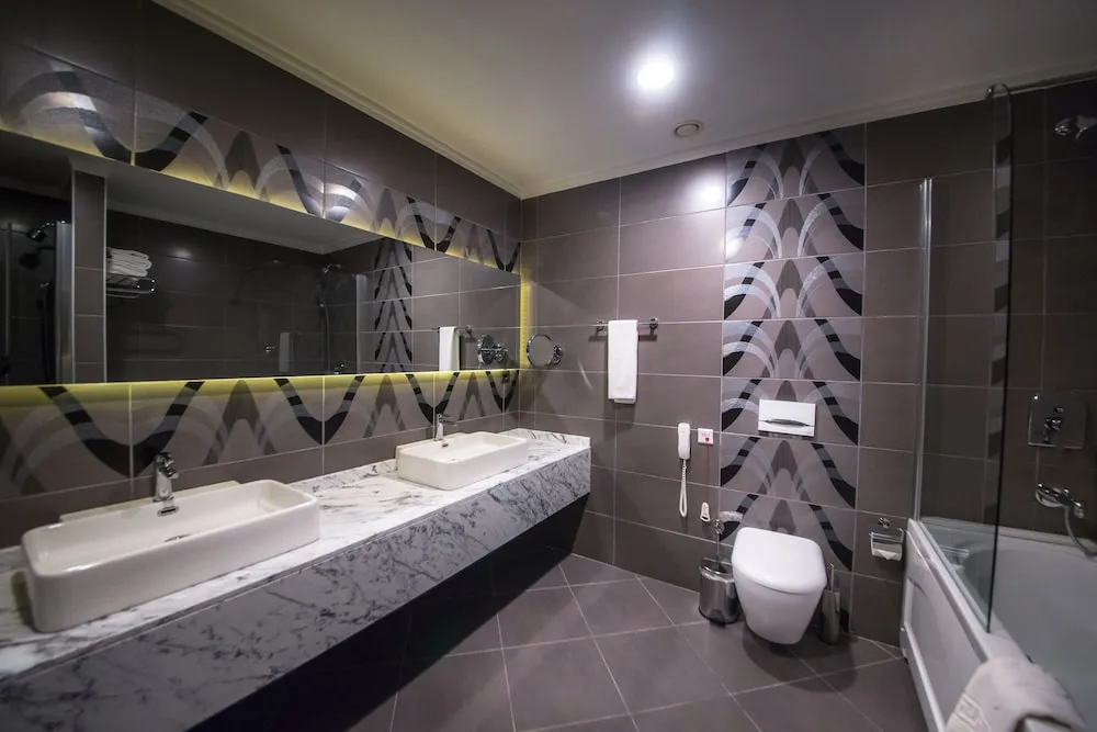 Family Tek Büyük veya İki Ayrı Yataklı Oda