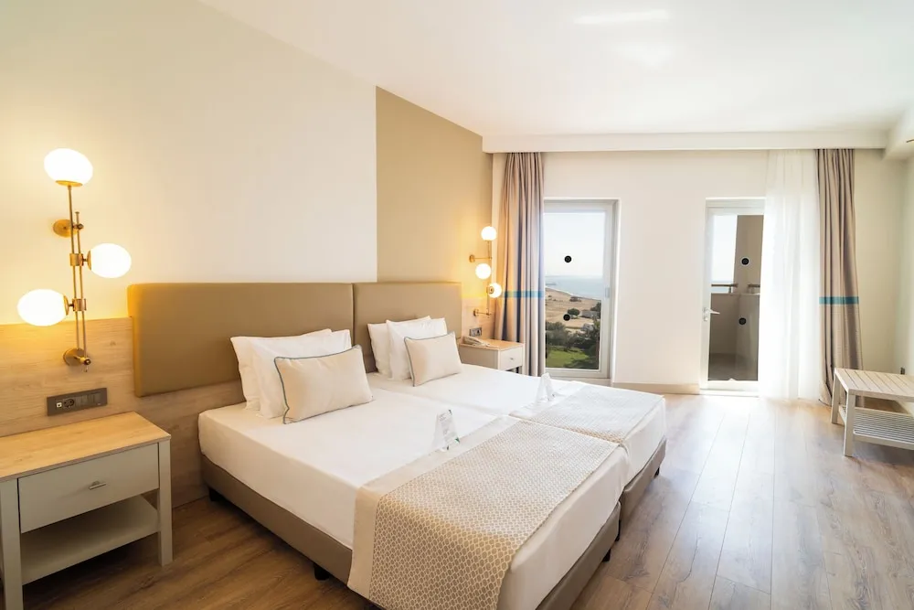 Deluxe Family Room with Sea View